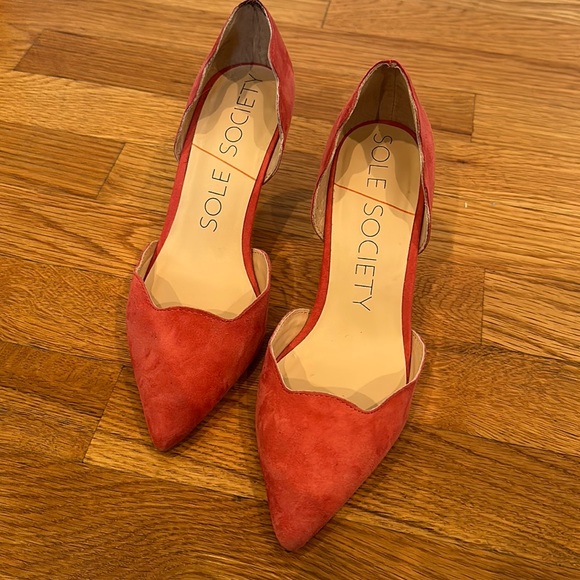 Coral red heels size 5 - Picture 1 of 3